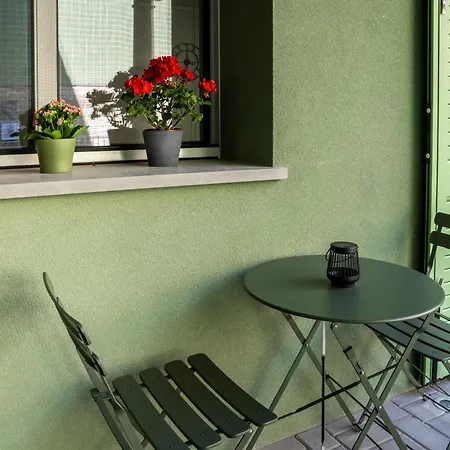 Guesthost - Casa Innocenza דירה