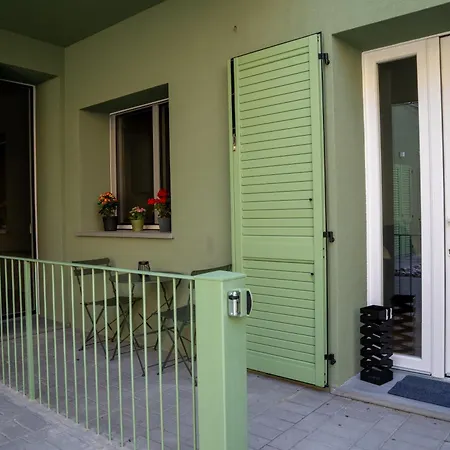 דירה Guesthost - Casa Innocenza ראבנה